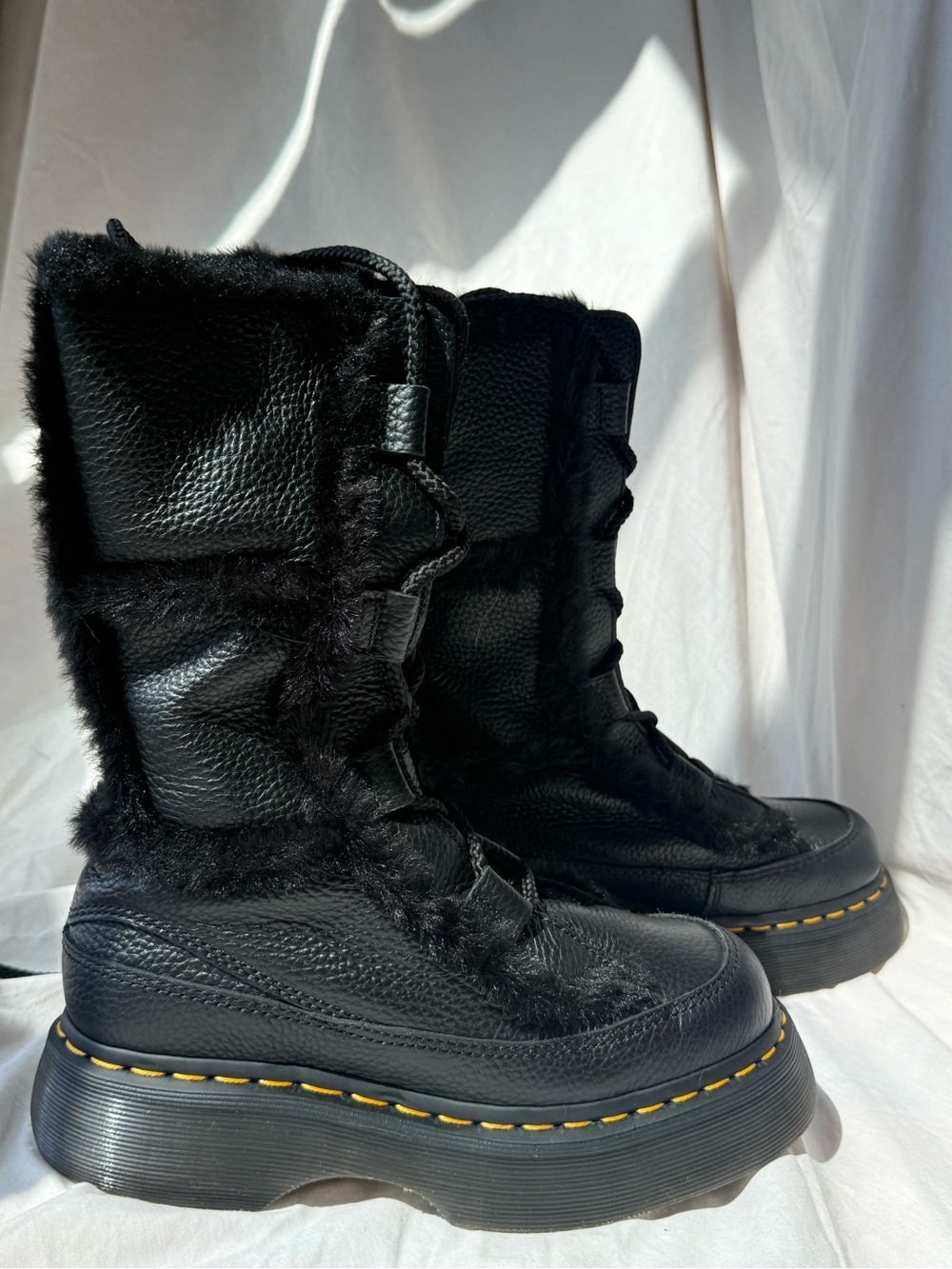 Black Dr. Martens Buzz Grizzly Lace Up Fur Lined boots Size 6